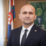 Ivan Anushiq, ministri kroat i mbrojtjes